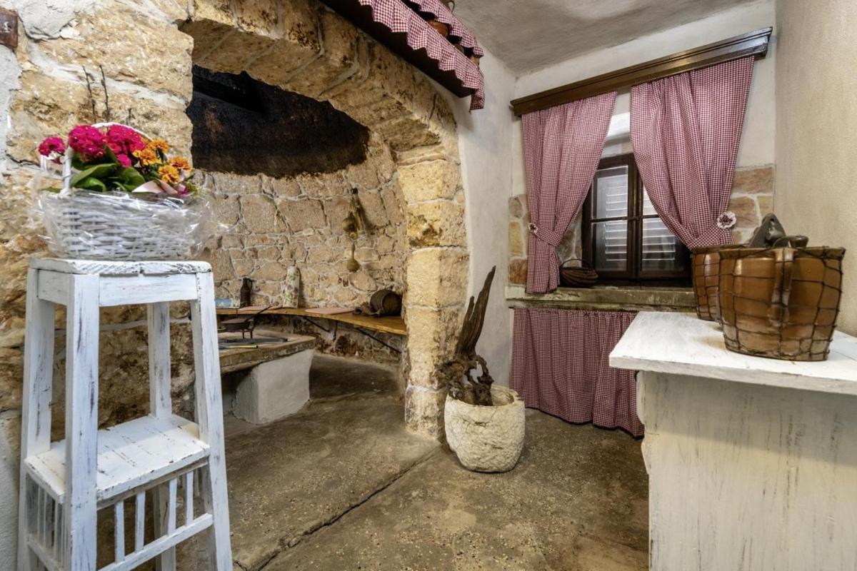 Marina Plomin In Plomin - Haus Fuer 6 Personen Villa Dış mekan fotoğraf